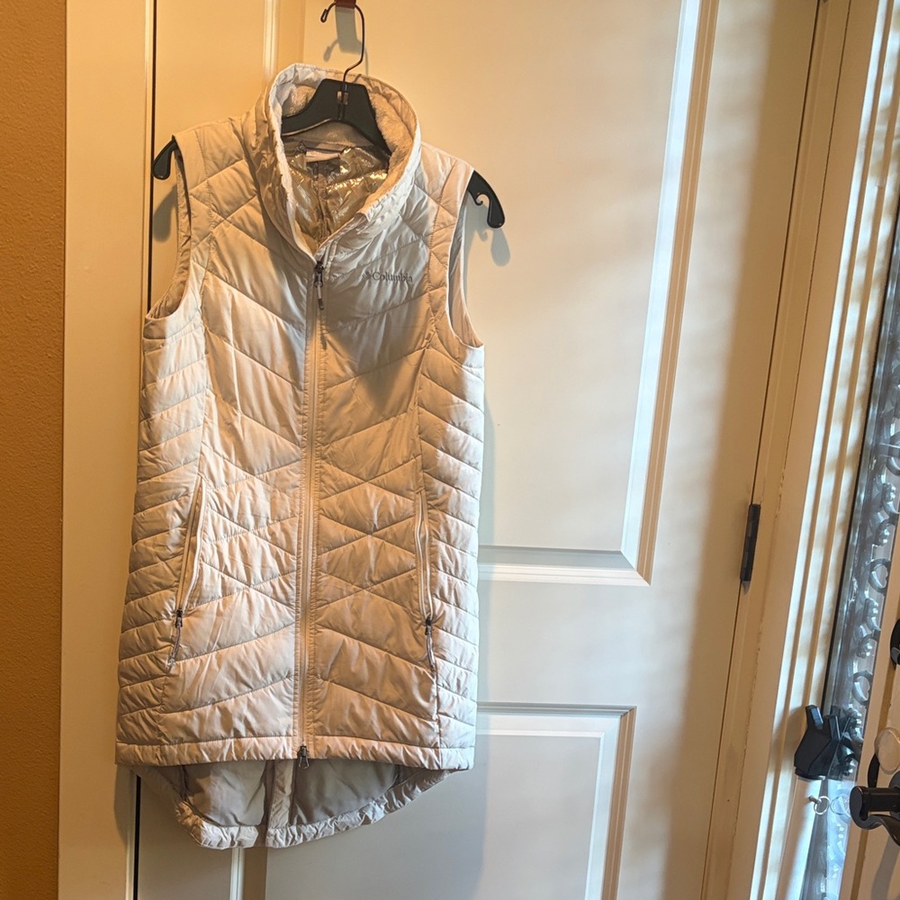 Columbia Women's Beige Quilted Vest